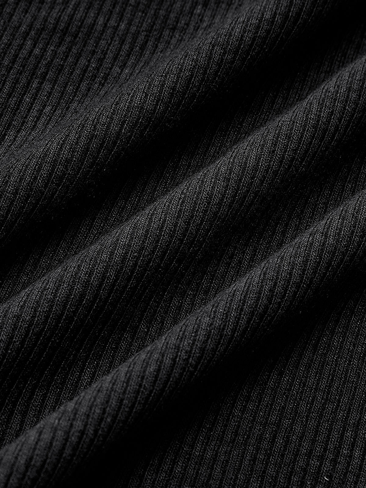 Top básico de manga larga con ribetes